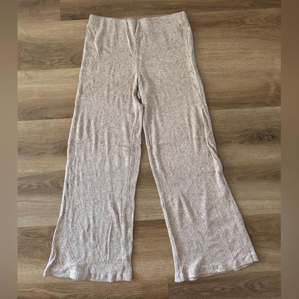 Iris Women’s Ribbed Knit 2-Piece Lounge Set – Neutral Beige | EUC - Picture 2 of 8